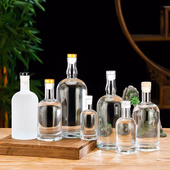 Échantillon gratuit 50 ml 100 ml 500 ml 750 ml Bouteille en verre pulvérisé de couleur en gros Bouteille d'alcool pour Gin Vodka Whisky