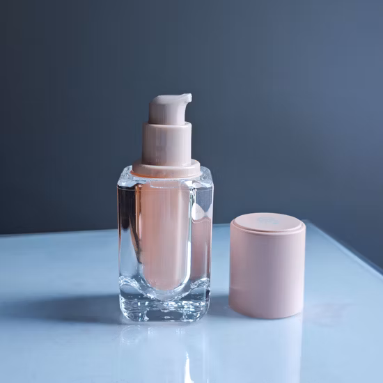 Bouteille de presse cosmétique d'émulsion de fond de teint liquide carré Transparent de bonne qualité avec Logo personnalisé 30 50 60 100ml