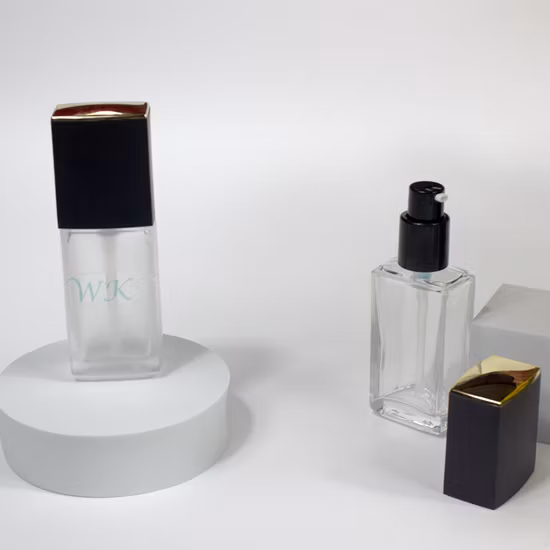 Conteneur de fond de teint liquide en verre carré Transparent de 30ml, bouteille de Lotion à pompe pour crème Bb et cosmétiques